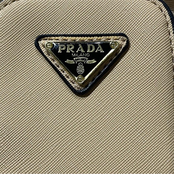 50% OFF Discount for a Queen 👑 ALL Items at my closet - Picture 13 of 17